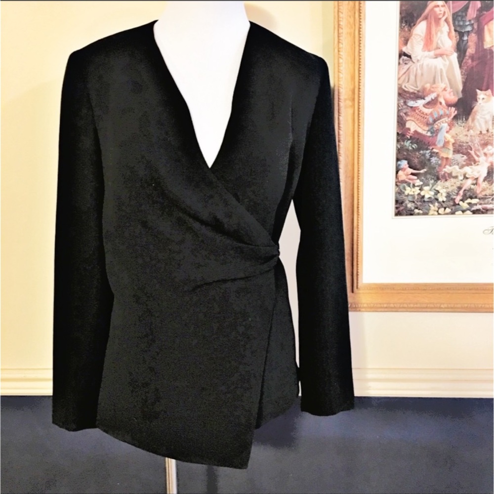 Georgio Armani Black Clasp Blazer/Jacket